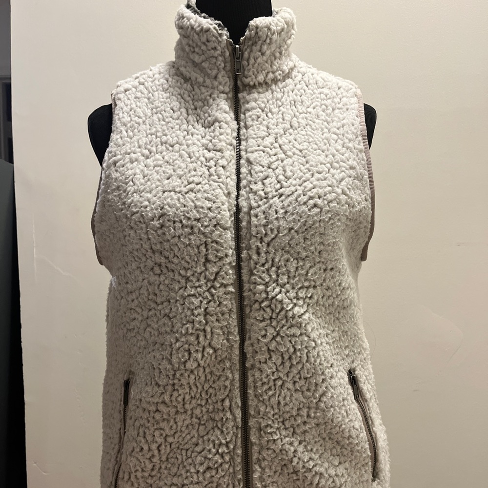 Thread & Supply Vest